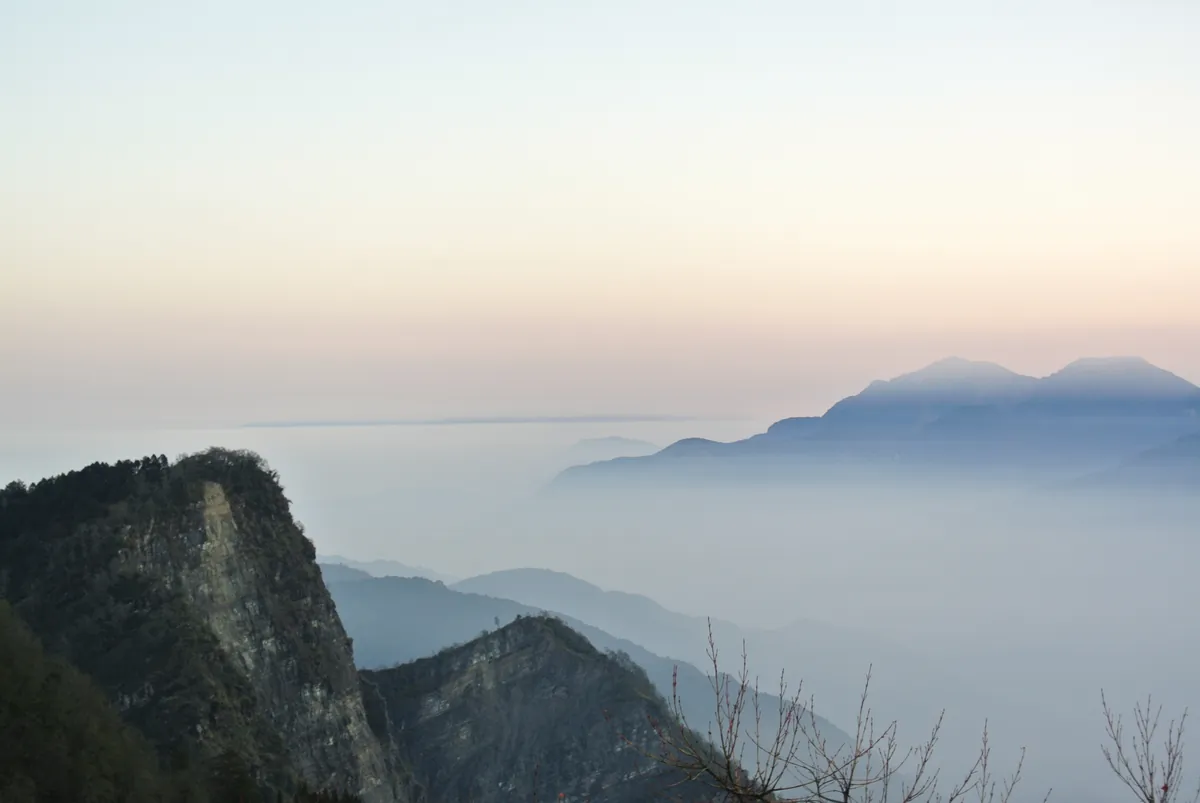 Sunrise over the mountains and cloud sea at Alishan, Taiwan